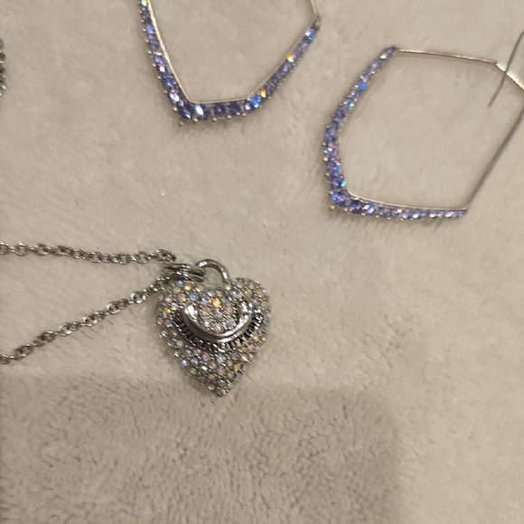 Juicy Couture And Kendra Scott Jewelry Set - Picture 4 of 4